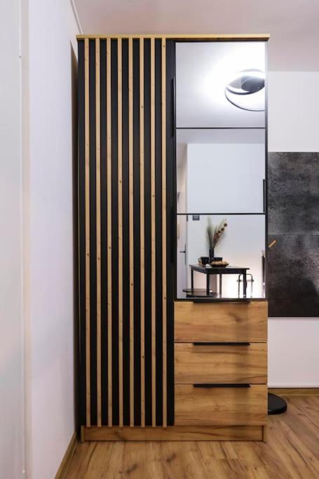 Blackwood Haven: Modern Escape